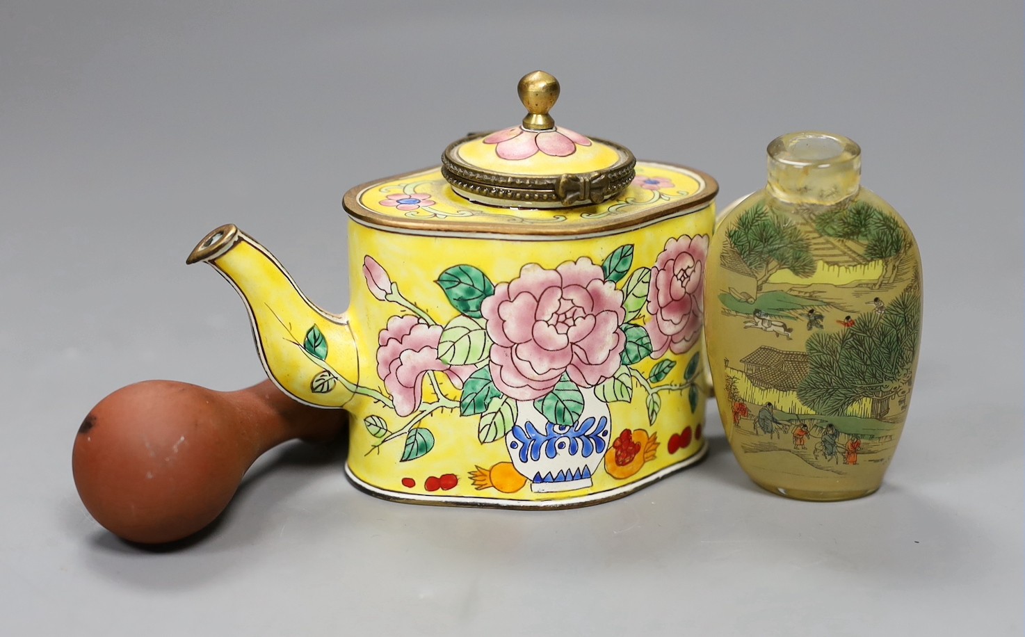 A Canton enamel miniature teapot and a snuff bottle, together with a European stamp seal